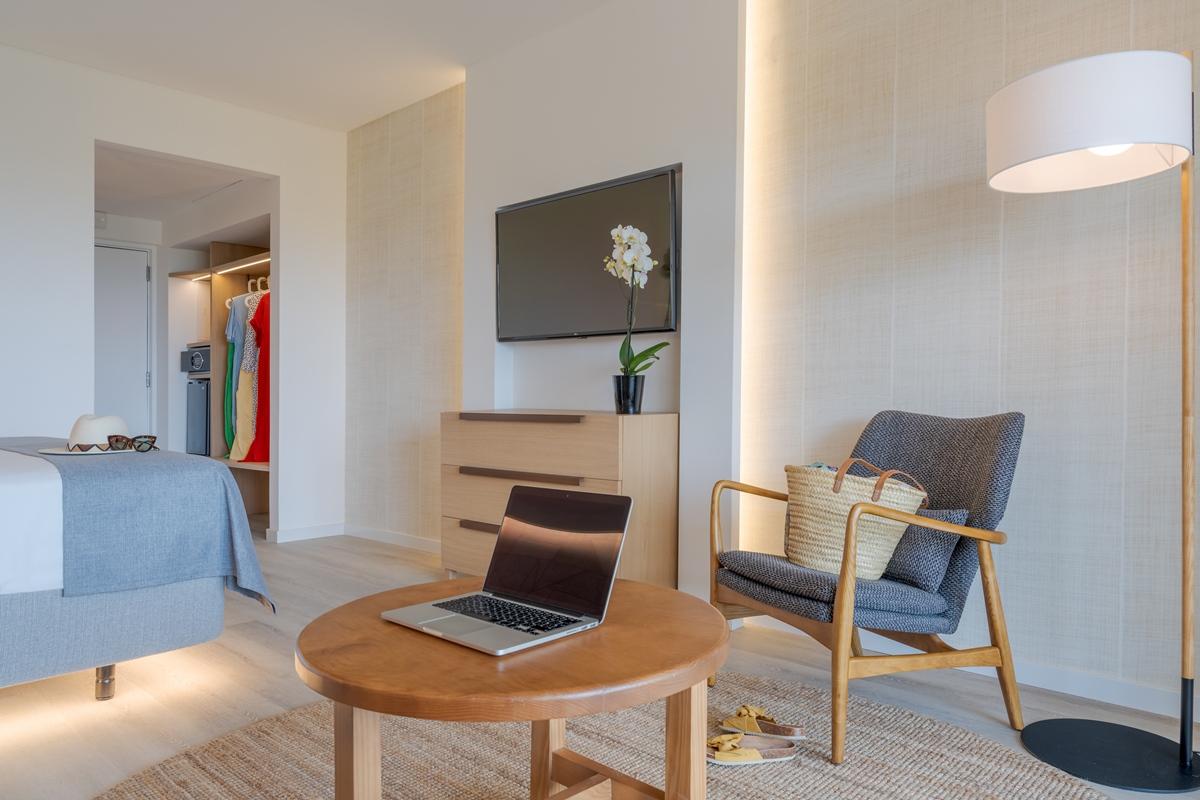 Pestana Blue Alvor Beach Экстерьер фото A room at the hotel