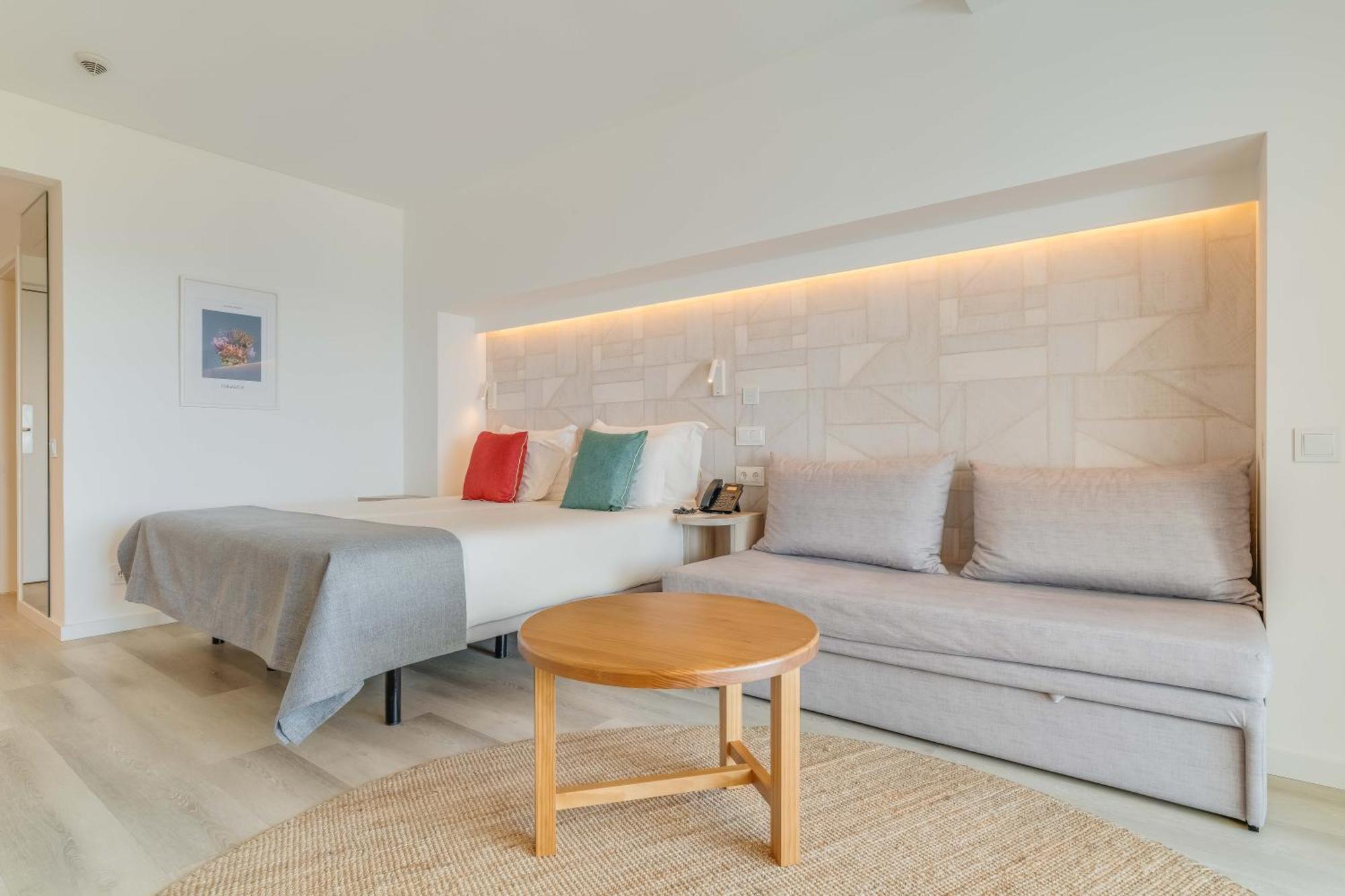 Pestana Blue Alvor Beach Экстерьер фото A room at the hotel