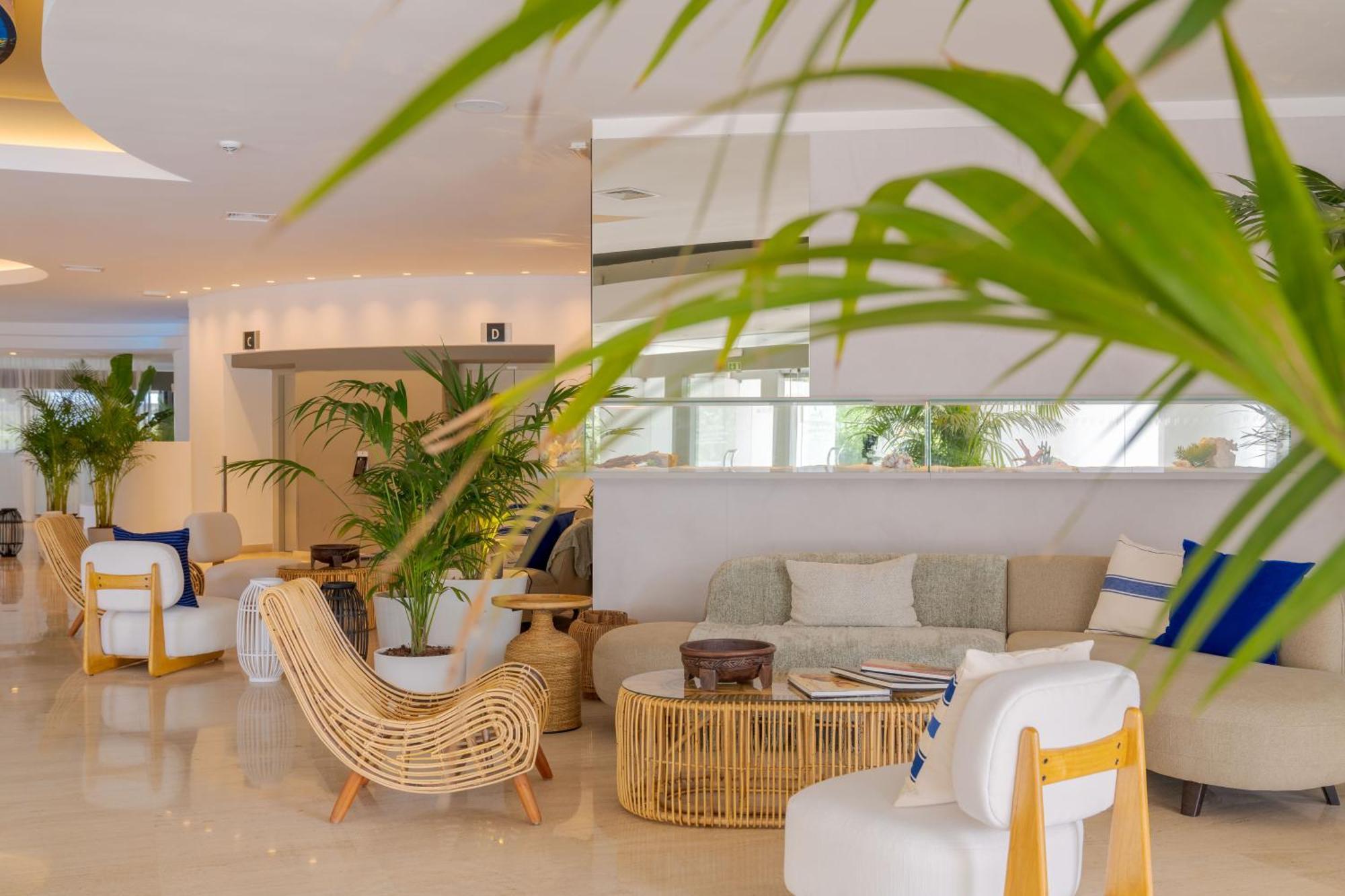 Pestana Blue Alvor Beach Экстерьер фото Lobby